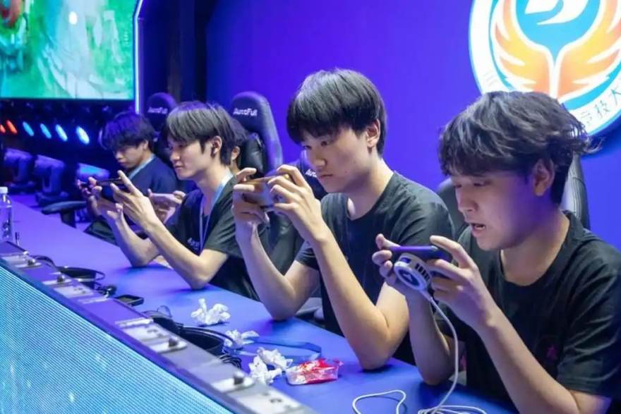 无畏契约与CS2十月枪法榜单：五位选手的瞄准数据与残局处理拆解